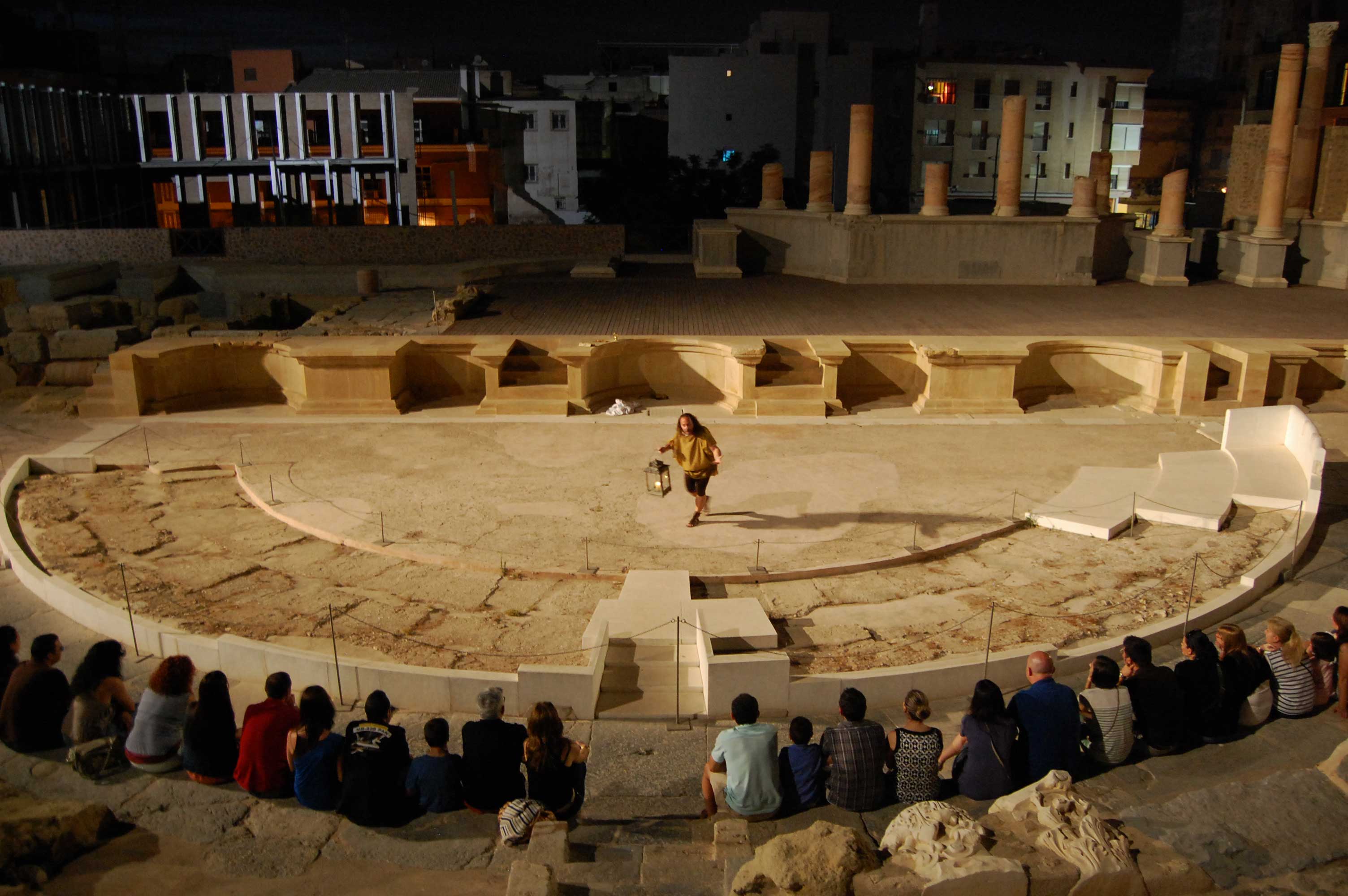 'AULAEUM,ABAJO EL TELON'. Visita teatralizada nocturna